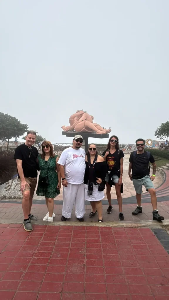 Parque del Amor Miraflores ocean view Lima city tour